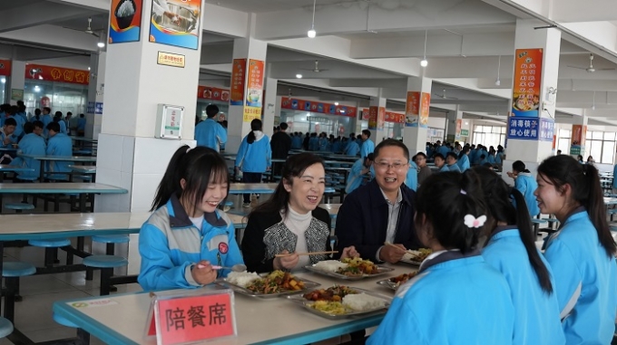 �򵼾�ע�ذ�������������ְ�̴���У